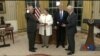 Трамп, вітаючи Тіллерсона з призначенням: новий держсекретар вже користується повагою у всьому світі. Відео