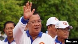 លោកនាយករដ្ឋមន្ត្រី ហ៊ុន សែន ប្រធានគណបក្សប្រជាជនកម្ពុជា ធ្វើយុទ្ធនាការឃោសនាបោះឆ្នោតជាតិ នៅរាជធានីភ្នំពេញ កាលពីថ្ងៃទី ១ ខែកក្កដា ឆ្នាំ ២០២៣។