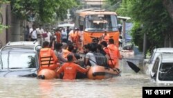 ভারতের রাজধানী দিল্লিতে বন্যার জলে ডুবে শিশুর মৃত্যু, এখনও বন্যা পরিস্থিতি নিয়ন্ত্রণের বাইরে। 