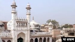 ভারতের বারাণসীতে জ্ঞানবাপী মসজিদে জরিপ শুরু ভারতীয় পুরাতত্ত্ব সর্বেক্ষণের। 