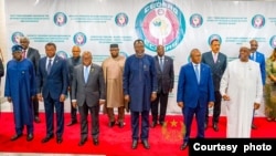 Face à la Cedeao, le Mali et le Burkina Faso ont affiché leur solidarité avec les militaires du Niger.