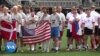 Stars et diplomates jouent au foot à Washington D.C. pour collecter des fonds pour les jeunes