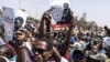 Pour certains psychologues sénégalais, la succession de crises a alimenté une "perte de sens" au sein d'une grande partie des moins de 25 ans, qui représentent 60% de la population.