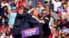 លោក Trump ត្រូវបាន​គ្រា​ចុះពី​ឆាក​ក្នុង​រដ្ឋ Pennsylvania បន្ទាប់​ពី​មាន​ស្នូរ​កាំភ្លើង​បាន​បន្លឺ​ឡើងក្នុងហ្វូង​មនុស្ស