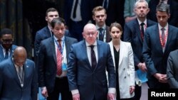 Василь Небензя під час "російської" хвилини мовчання
