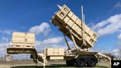 2023 年 3 月 21 日，俄克拉荷馬州勞頓附近的西爾堡陸軍基地外，愛國者導彈機動發射器展示。自 1 月以來，烏克蘭士兵一直在西爾堡進行武器系統訓練。