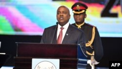 Rais wa Botswana, Mokgweetsi Masisi alipokuwa akihutubia baada ya kuapishwa. Picha na Monirul Bhuiyan / AFP.