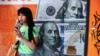 ¿Qué opinan los argentinos del paquete económico de Milei y cómo enfrentan la inflación?