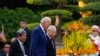Presidenti Joe Biden në ceremoninë e mirëpritjes nga Sekretari i Përgjithshëm i Partisë Komuniste
Nguyễn Phú Trọng në Pallatin Presidencial në Hanoi, Vietnam 10 shtator 2023
