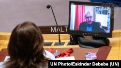Гріффітс також згадав про обстріл гуманітарного складу Червоного хреста України в Одесі, а також мобільного госпіталю Червоного Хреста в Миколаєві
