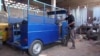 Burundi : un mécanicien invente des véhicules électriques pour pallier les problèmes de transport