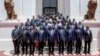 Photo de famille du gouvernement, prise au palais présidentiel de Dakar lors du premier conseil des ministres suivant l'élection du président Macky Sall pour son second mandat, 10 avril 2019. (Une image mise à disposition par la présidence sénégalaise/AFP). 