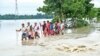 পূর্ব ভারতের অসমে বন্যা পরিস্থিতির ক্রমশ অবনতি, হাজার হাজার মানুষ বিপন্ন, জল ঢুকছে কাজিরাঙা জাতীয় উদ্যানে। 