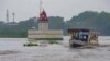 একটানা প্রবল বৃষ্টিতে জলস্তর বিপদসীমা ছাড়িয়েছে যমুনা নদীর, ভারতের রাজধানী দিল্লিতে বন্যার সতর্কতা