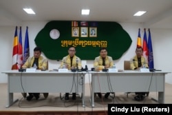 រូបឯកសារ៖ ក្រុមប្រឹក្សាធម្មនុញ្ញប្រកាសសម្រេចបិទផ្លូវតវ៉ាដោយបដិសេធចំពោះគណបក្សភ្លើងទៀន និងគណបក្សមហាសាមគ្គីជាតិខ្មែរ នៅរាជធានីភ្នំពេញ នៅថ្ងៃទី២៥ ខែឧសភា ឆ្នាំ២០២៣។