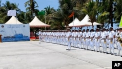 2024年3月6日，印度海軍士兵站在印度拉克沙群島最南端的米尼科伊島的海軍基地落成典禮上。（美聯社照片）