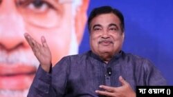 ভারতের কেন্দ্রের সড়ক পরিবহন মন্ত্রীর কটাক্ষের নিশানায় প্রধানমন্ত্রী কি না কৌতুহল রাজনৈতিক মহলে 