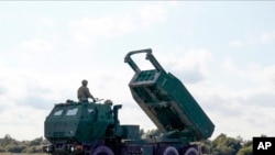 拉脱維亞購買的美國“海馬斯”火箭系統在參加軍事演習（2022年9月26日）