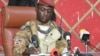 Le nouveau dirigeant du Burkina Faso, le capitaine Ibrahim Traore, participe à une réunion à Ouagadougou, le 02 octobre 2022. 