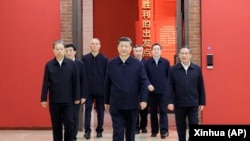 中共領導人習近平帶領他的新班子到陝北參觀延安革命紀念館 (2022年10月27日)