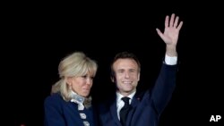 L'actuel mandat du chef de l'État, qui n'a pas encore changé de Premier ministre, expire le 13 mai au soir.