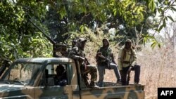 Un soldat sénégalais a été tué en Casamance, dans le sud du Sénégal, lors d'une opération contre des rebelles à la frontière avec la Gambie, a-t-on appris mardi 