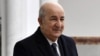 Le président Abdelmadjid Tebboune a reçu dimanche à Alger les chefs et les représentants des "mouvements politiques de la République du Mali".