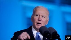 Putin “não pode permanecer no poder” – Joe Biden falando na Polónia