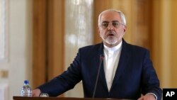Le ministre des Affaires étrangères iranien Mohammad Javad Zarif donne une conférence de presse, à Téhéran, le 31 janvier 2017.