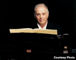 Argentine-Israeli conductor and pianist Daniel Barenboim co-founded the orchestra in 1999. (Credit: Sheila Rock)