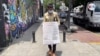 Profesor de matemática ofrece servicios en las calles