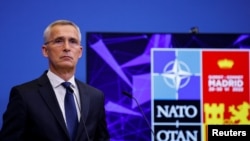 6月27日,北約秘書長斯托爾滕貝格(Jens Stoltenberg)在北約總部所在地比利時的布魯塞爾的一次記者會上答記者問。北約峰會本週稍晚將在西班牙首都馬德里舉行。