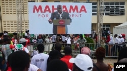 Rassemblement tenu à Winneba, le samedi 24 août 2024, par John Dramani Mahama, ancien président du Ghana et candidat du Congrès national démocratique (NDC) à la présidentielle du 7 décembre 2024. (Photo de Nipah Dennis/AFP)