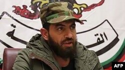 Mahmoud Mustafa Busayf Al-Werfalli, un haut responsable militaire libyen soupçonné d'avoir participé à la mort de 33 personnes dans la ville de Benghazi déchirée par la guerre, sur une photo non datée et sans indication du lieu publiée le 15 août 2017 par la Cour pénale internationale (CPI).