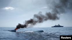 Les embarcations des pirates somaliens ont été régulièrement coulées ces dernières années par les marines étrangères qui luttaient contre ce fléau (Reuters)