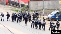 Les forces de sécurité à Nuea, Cameroun, 1er octore 2017.