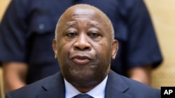 Laurent Gbagbo, ex-president de la Côte d'Ivoire, est présentement à la Cour Pénale Internationale pour des crimes de guerre dans son pays.