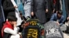 喀布爾幾十名女校學生遇襲被害 中國不譴責塔利班反而責怪美國