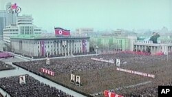 北韓電視台於4月20日展示在平壤金日成廣場閱兵式上的北韓軍人照片。
