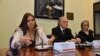 La abogada Tamara Suju, Directora Ejecutiva del Instituto CASLA, presenta junto al Secretario General de la OEA, Luis Almagro, el informe sobre Crímenes de lesa humanidad “licencia para matar”. [Foto VOA / Tomás Guevara]
