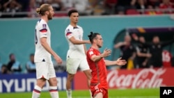 Gareth Bale du Pays de Galles pendant le match de la Coupe du monde, groupe B, entre les États-Unis et le Pays de Galles, au stade Ahmad Bin Ali à Doha, Qatar, lundi 21 novembre 2022.