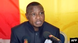 L'ancien capitaine Moussa Dadis Camara lors d'une conférence de presse à Ouagadougou, le 11 mai 2015.