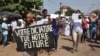 ARCHIES - Des manifestants en Guinée.
