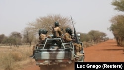 Wanajeshi wa Burkina Faso wakipiga doria
