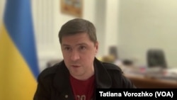 Михайло Подоляк, радник Офісу президента України, вважає, що Росія, говорить про готовність до переговорів виключно з метою інформаційного впливу на Україну та міжнародне співтовариство.
