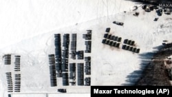 2022年2月4日的衛星圖像顯示在白俄羅斯耶爾斯克集結的軍隊和後勤補給支援單位。俄羅斯從西伯利亞和遠東地區向白俄羅斯調動部隊進行快速聯合演習。