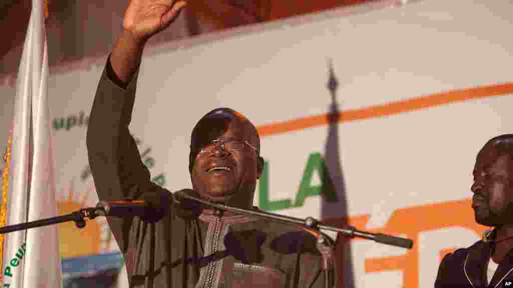 Roch Marc Christian Kaboré, ancien Premier ministre burkinabè, a remporté l’élection présidentielle au terme de la transition de l’après Blaise Compaoré, interrompue par un putsch manqué, 29 septembre 2015.