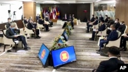 東盟國家領導人4月24日在印度尼西亞首都雅加達舉行會議，並就解決緬甸危機達成五點共識。