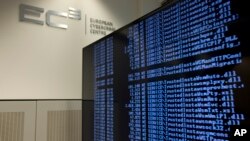Des données informatiques affichées sur un écran lors d'une tournée médiatique à l'occasion de l'ouverture officielle du Centre de cybercriminalité au siège d'Europol à La Haye, aux Pays-Bas, 11 janvier 2013. 