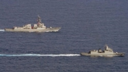 美菲軍艦在南中國海聯合航行